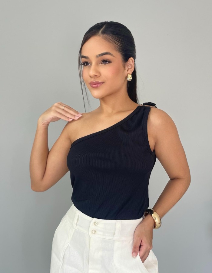 BLUSA COM ARGOLA