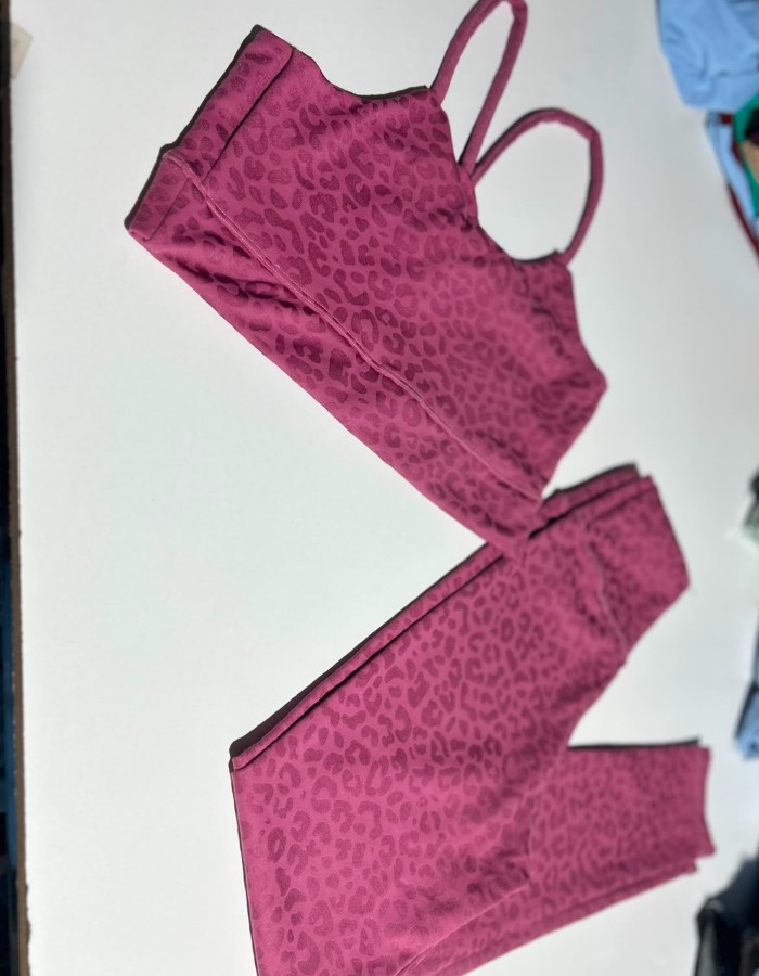 CONJUNTO EMANUELA/TECIDO ONÇINHA