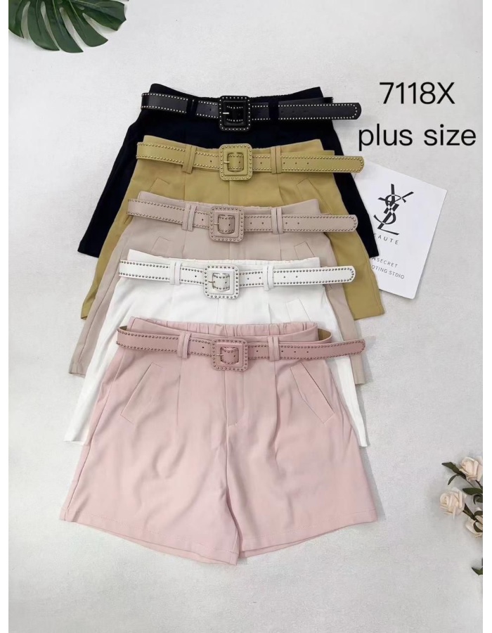 A short Plus Size 