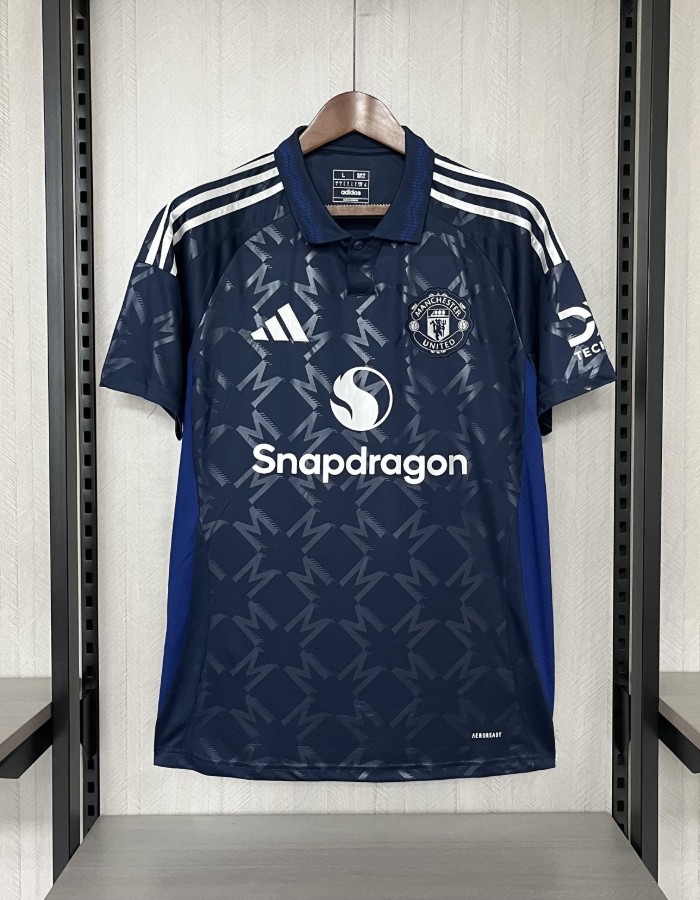 MANCHESTER UNITED  24/25 UNIFORME II