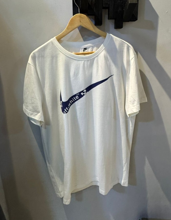 T-shirt Nike