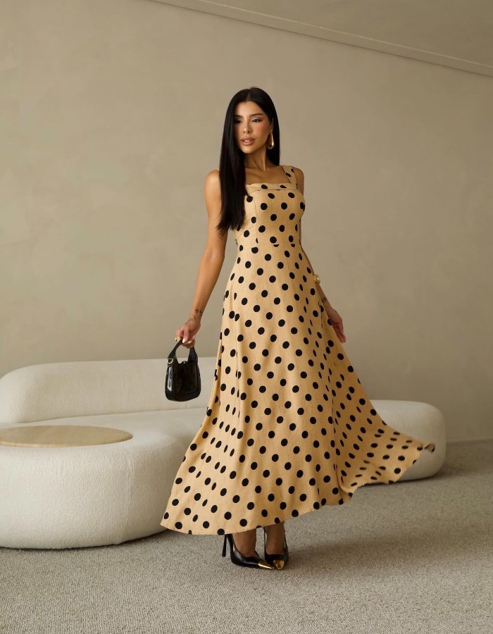 VESTIDO EM POÁ