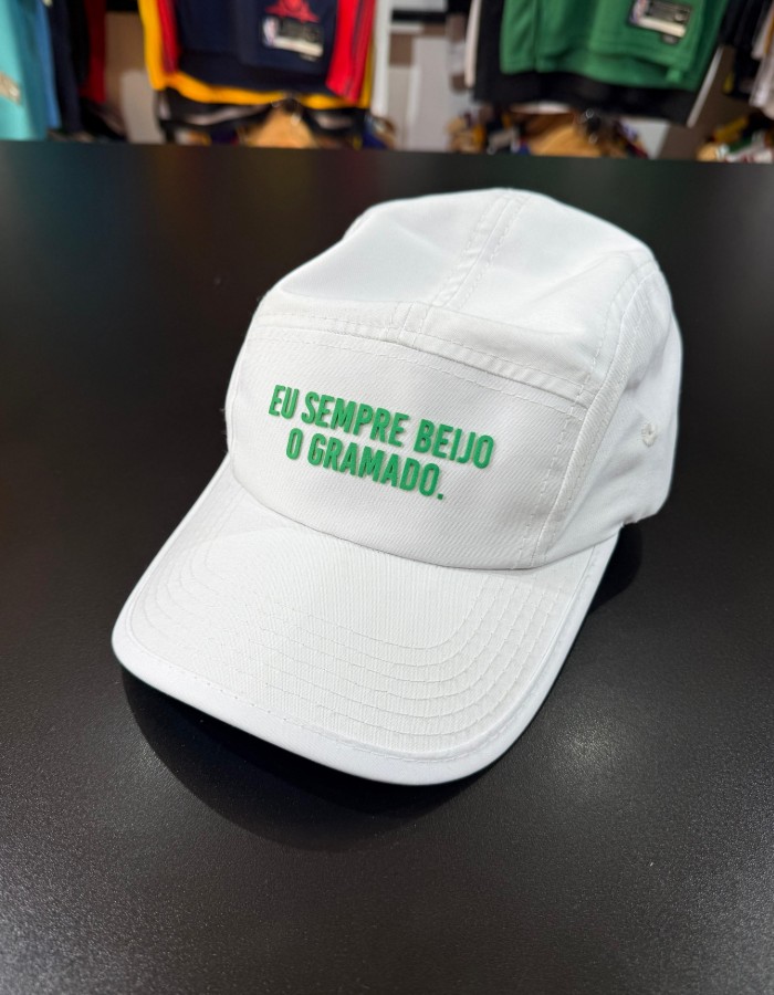 BONÉ EU SEMPRE BEIJO  GRAMADO - CHUTEIRA PRETA
