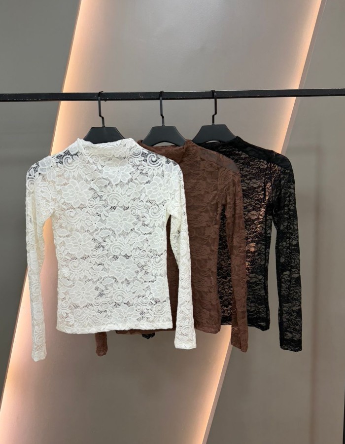 BLUSA DE RENDA
