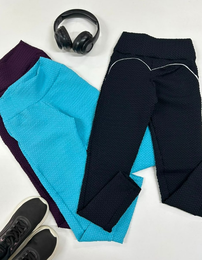 CALÇA FRIZO EM BROCADO