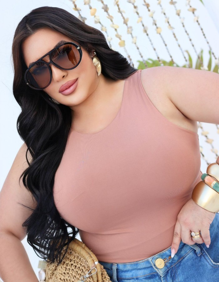 Bory Anahí estilo nadador 