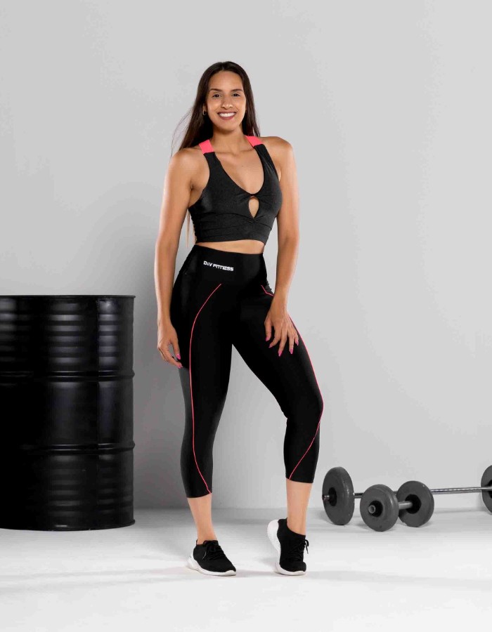 CALÇA CAPRI COM FRIZO