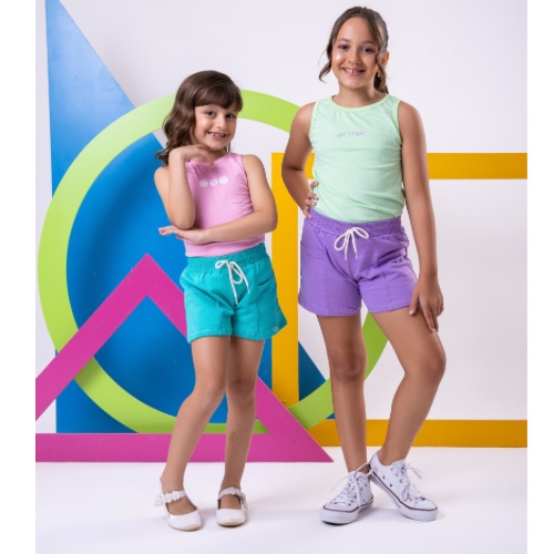 Short com bolsos 