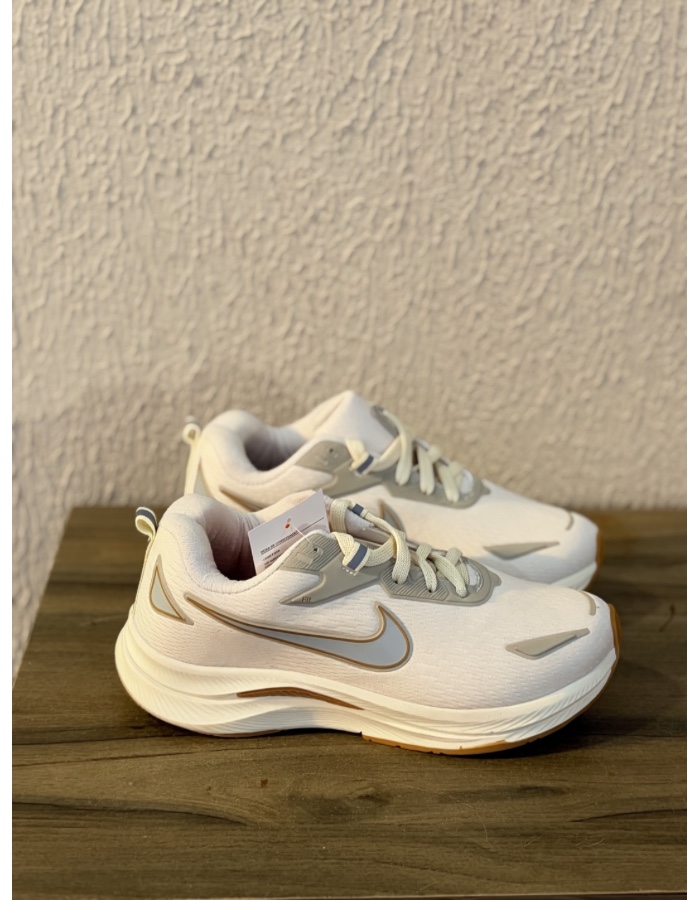 Tênis nike mari