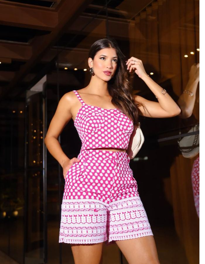 SHORT BORDADO FLOR