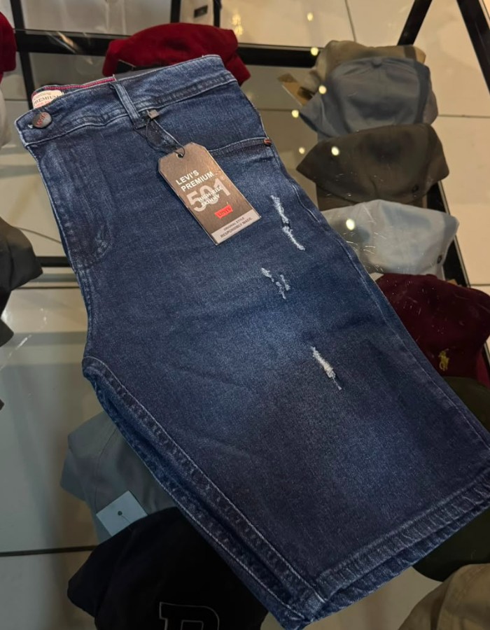 Short Levis 