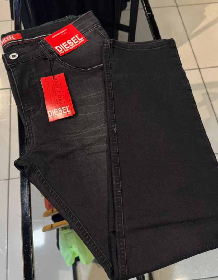 Calça Diesel R$149,00
