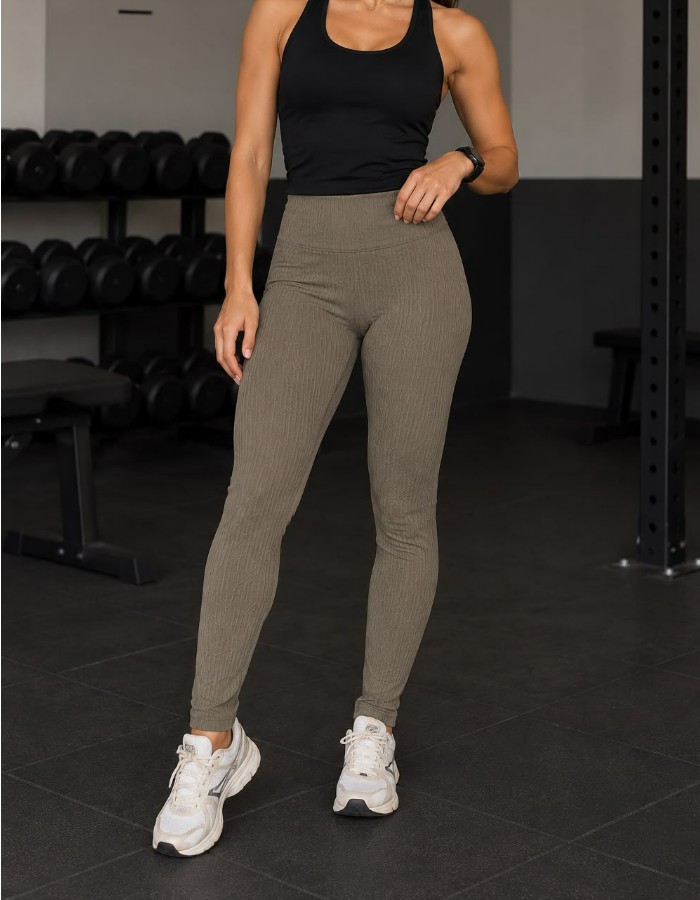 CALÇA INTEIRA TEXTURIZADA EM CANELADO IMPORTADO