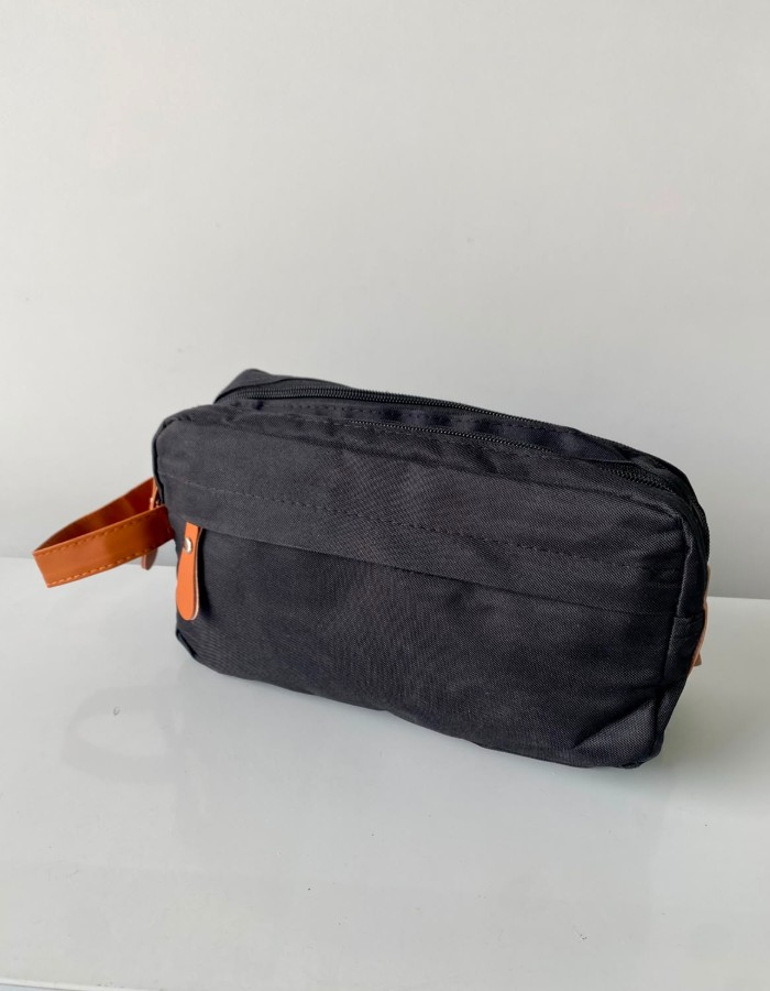 NECESSAIRE