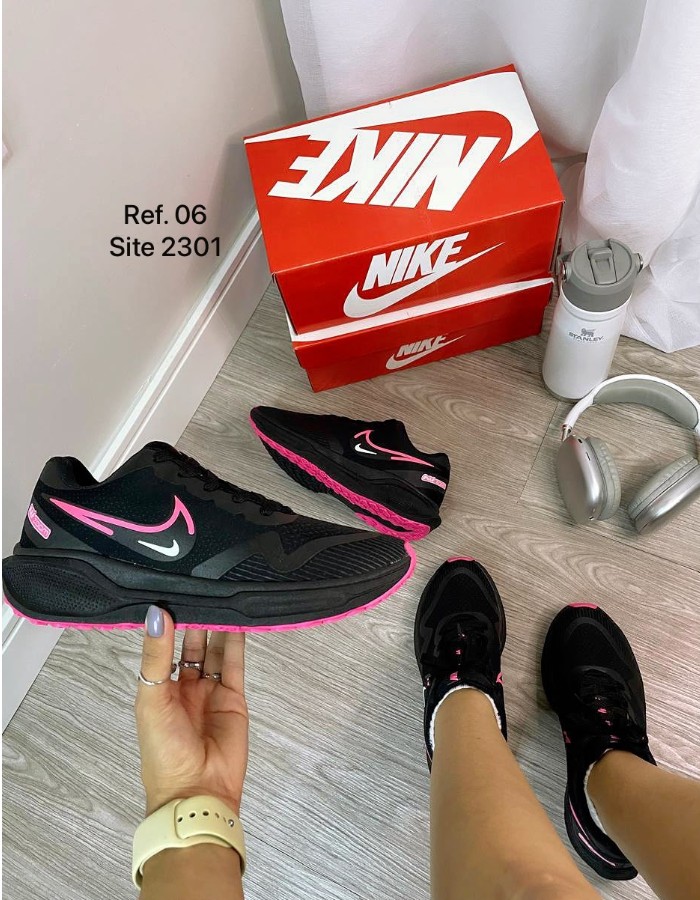 NIKE OIC ZOOM 4