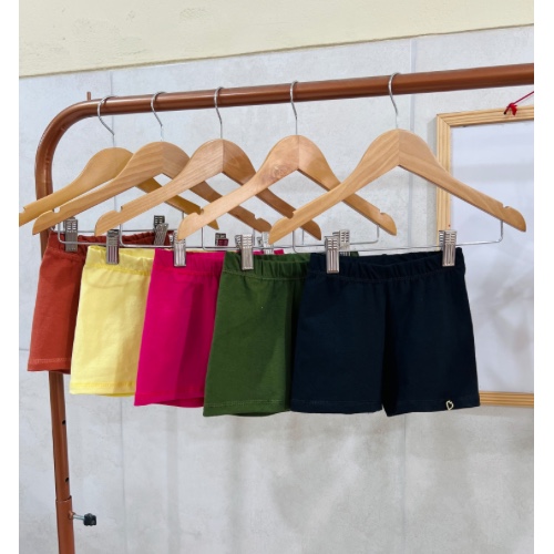 Short em Cotton 4% Com Plaquinha Coração