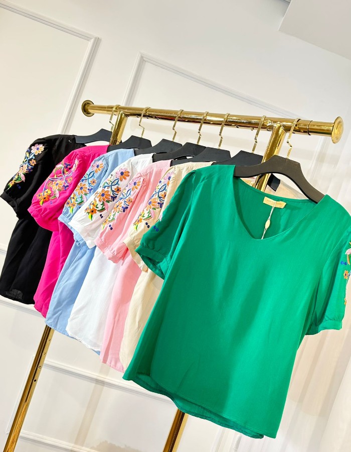 BLUSA LINHO COM BORDADO NA MANGA