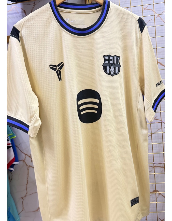 Camisa Barcelona dourada 2026 