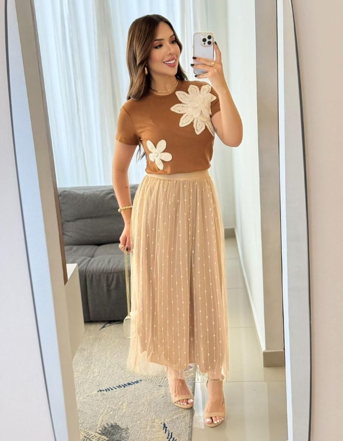 SAIA EM TULE COM DOURADO