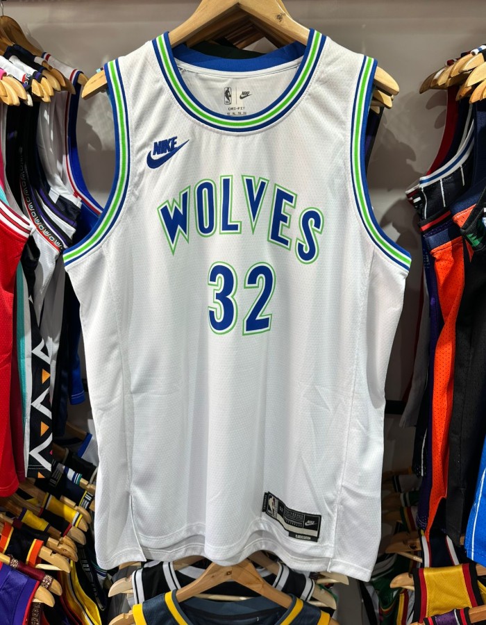 Wolves - towns 32