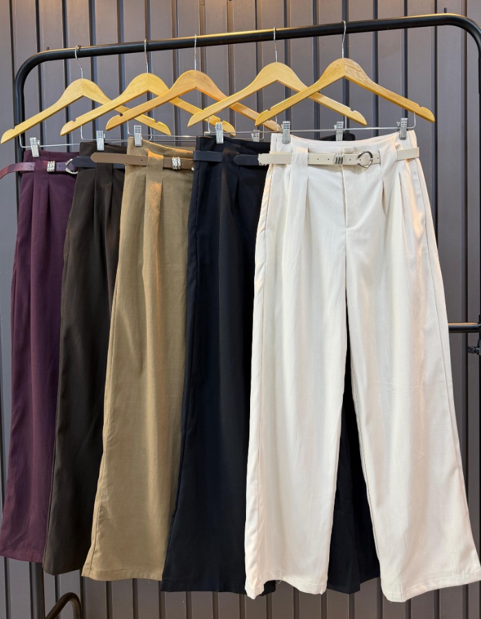 Calça pantalona com cinto 