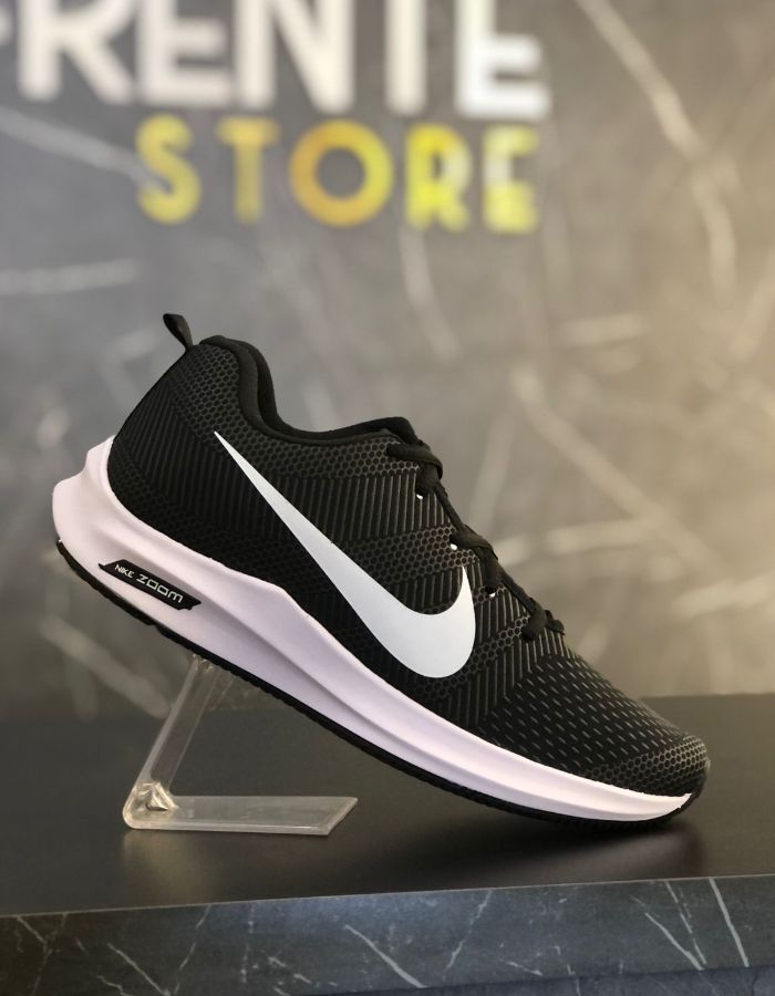 NIKE ZOOM - PRETO