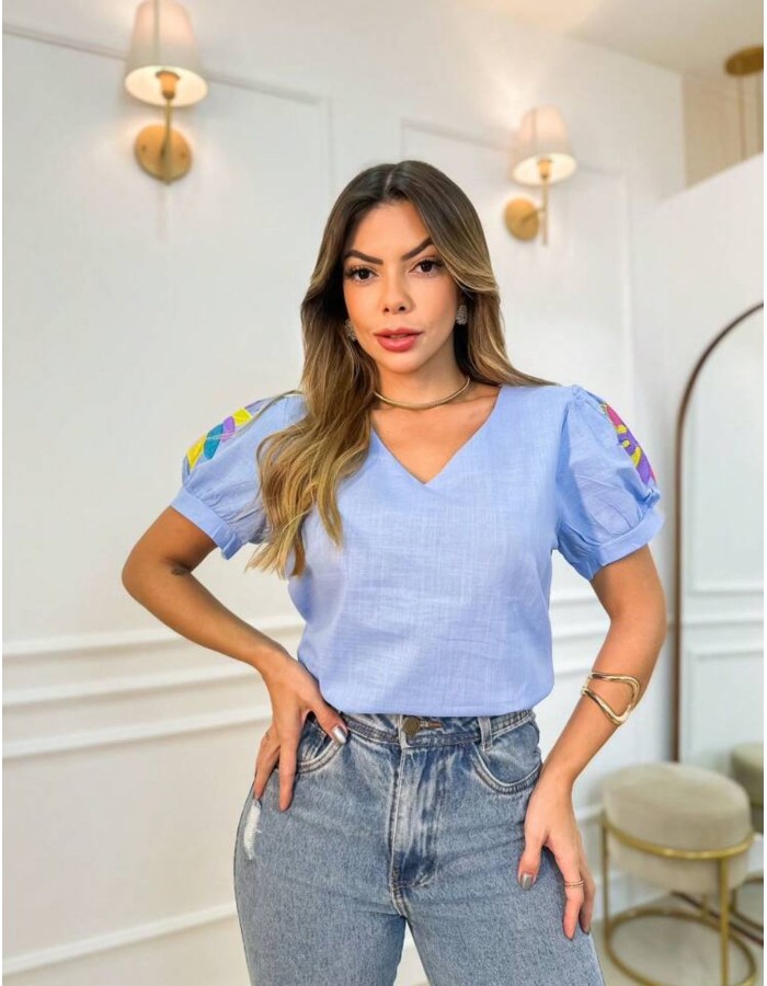Blusa Bordada na Manga Laura