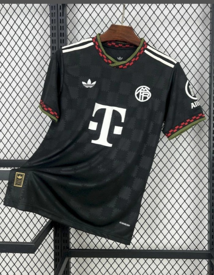 BAYERN DE MUNCHEN 25/26 UNIFORME 3