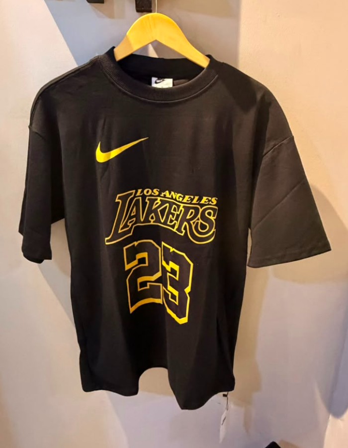 Oversized Nike 