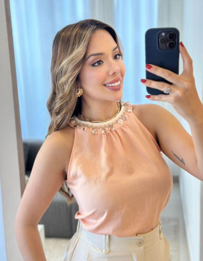 BLUSA CREPE SEDA ACETINADO C/DETALHE NO PESCOÇO