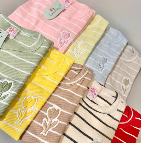 T-SHIRT RIBANA LISTRADA FLOR MENINA