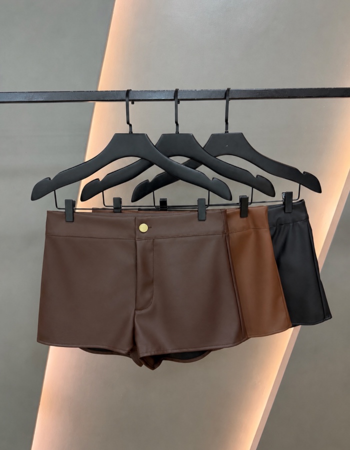 SHORT DE COURO MINI