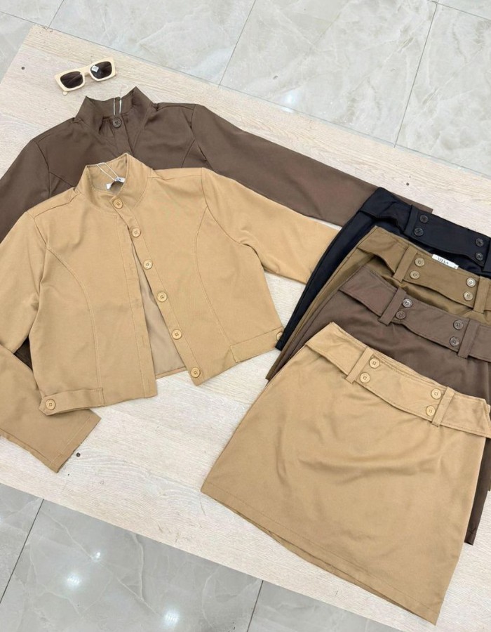 CONJUNTO CASACO + SAIA