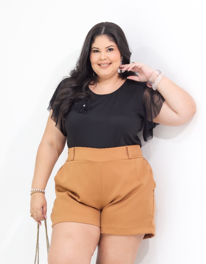 Conjunto Mabi blusa em malha suede com short alfaiataria