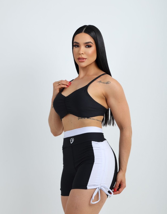 conjunto top alça e short com torçais nas laterais