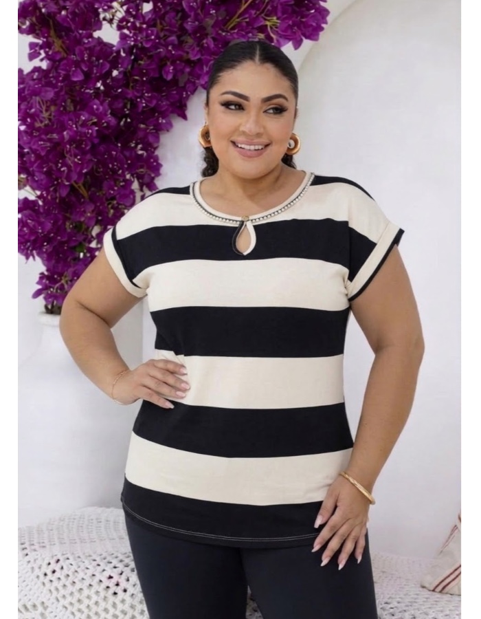 Blusa em fio torcido detalhe gota listrada.