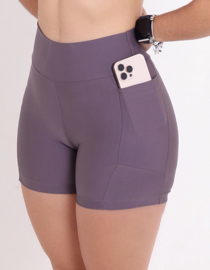 Short com bolso nas laterais (SEM LOGO)