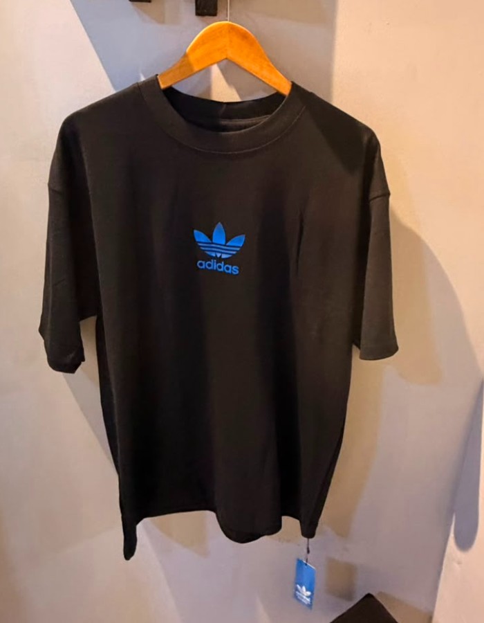 Oversized Adidas 