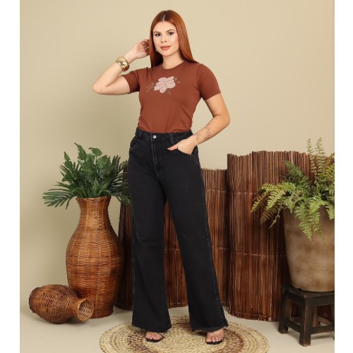 T-SHIRT BORDADA C/FLOR EM RENDA