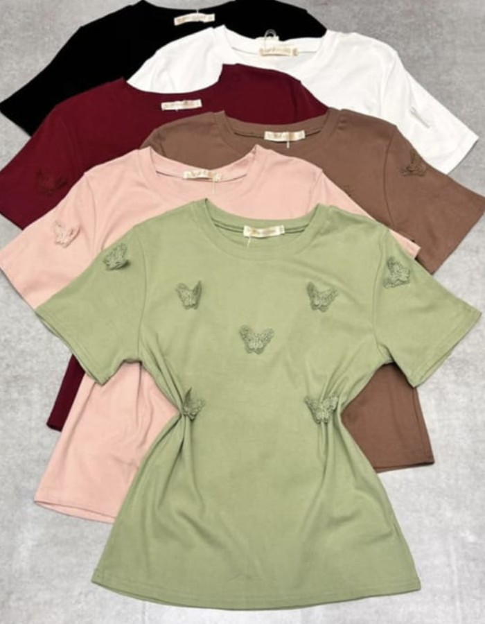 T-SHIRT DE ALGODÃO DETALHE BORBOLETA CROCHE