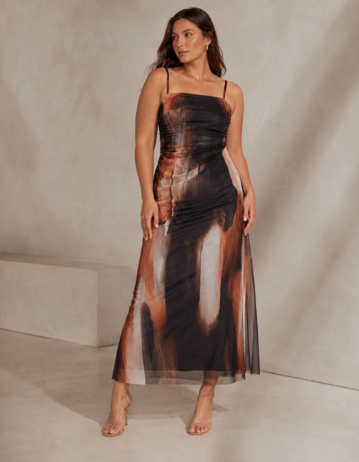 VESTIDO MIDI EM TULE