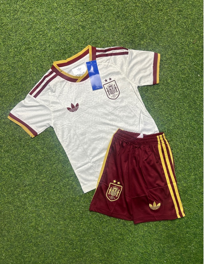 KIT INFANTIL ESPANHA BEGE 2 ESTRELAS  HOME COPA 2026