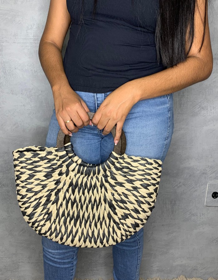 Bolsa Meia Lua com alça redonda de bambú