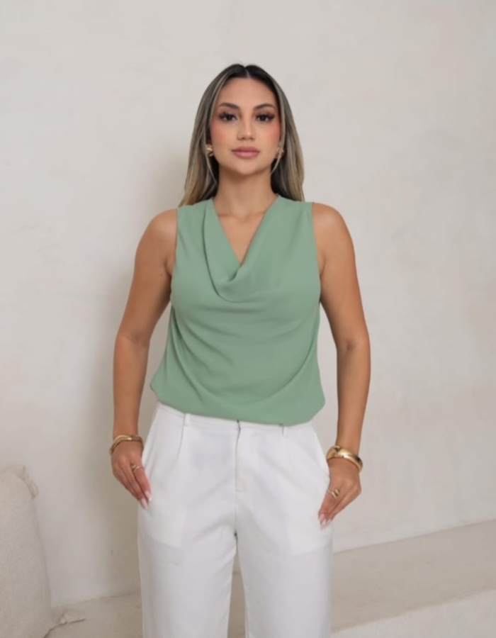 Blusa Regata Com Decote