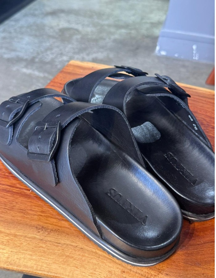 Produto sandalia-ajustavel-100-couro-preto 2