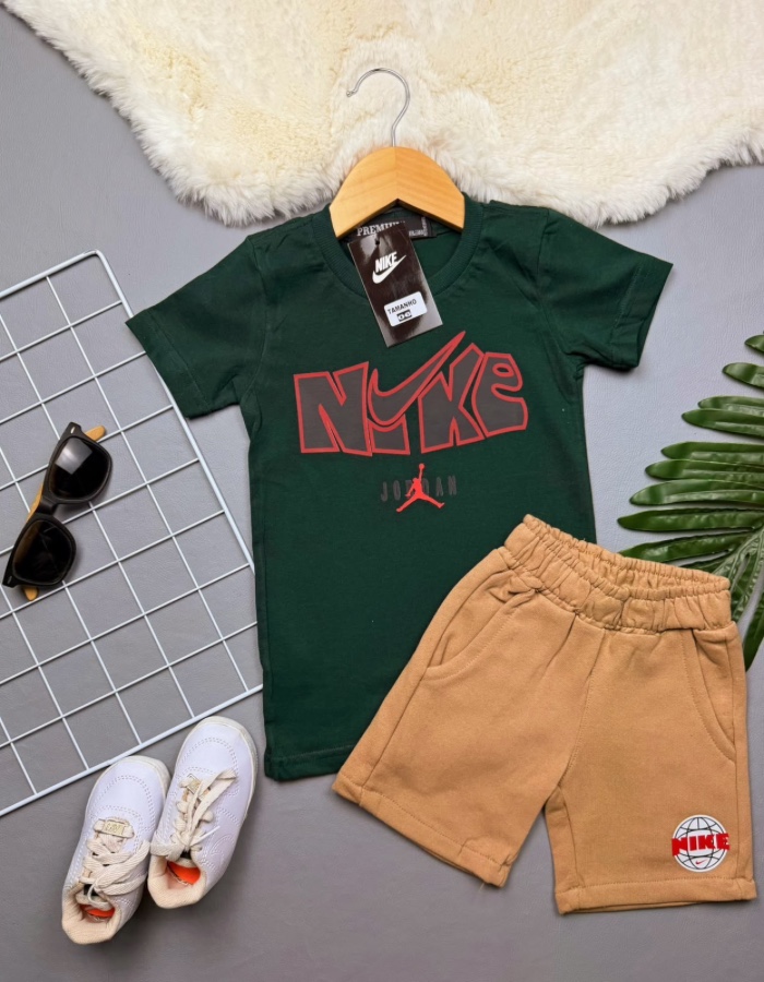 Conjunto camisa e moletom Nike 