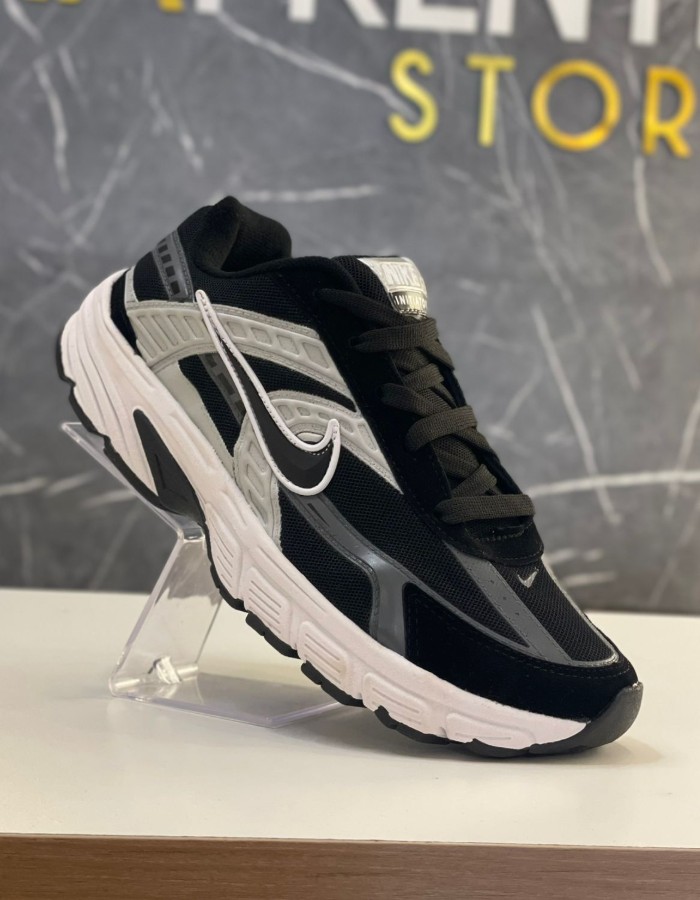 NIKE INFINITIAR/PRETO S-BRANCO