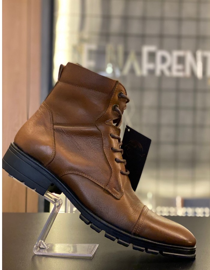 BOTA EM COURO C/ZIPER