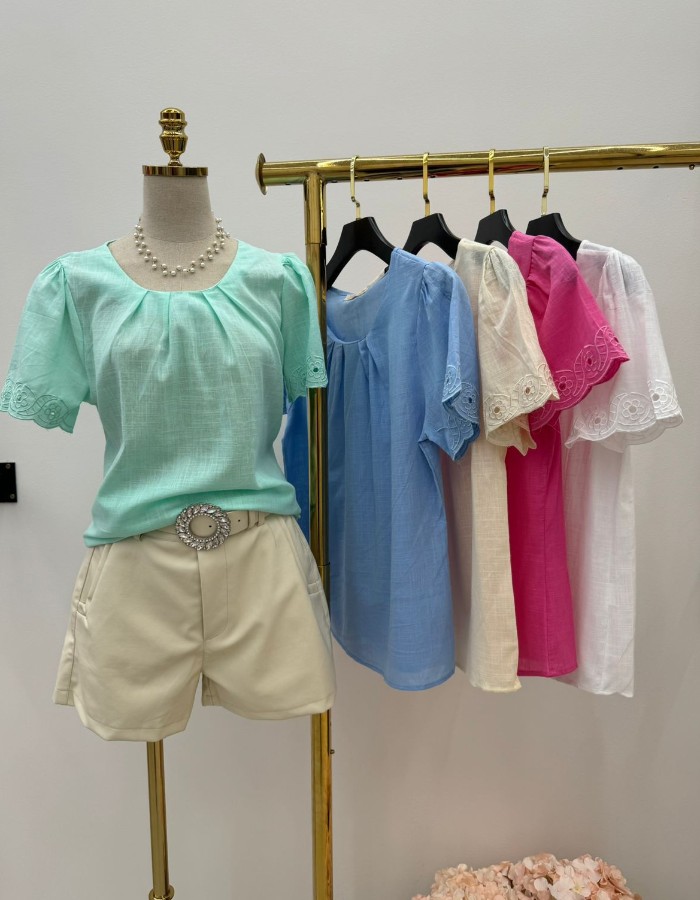 BLUSA TECIDO LINHO BORDADO NA MANGA 