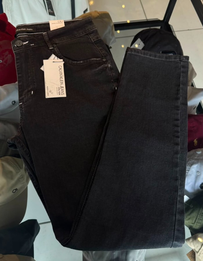 Calça Calvin Klein 